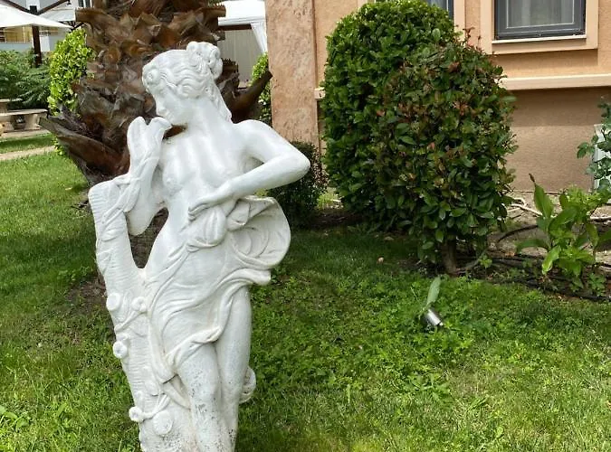 Aphrodite Gardens D208, * Slantchev Briag