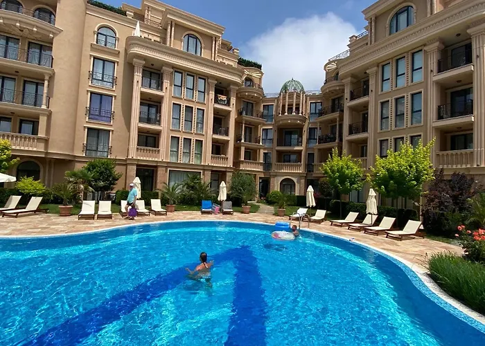 Aphrodite Gardens D208, Appartement