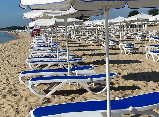 Aphrodite Gardens D208, Appartement