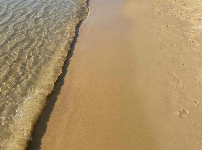 Aphrodite Gardens D208, 公寓 *