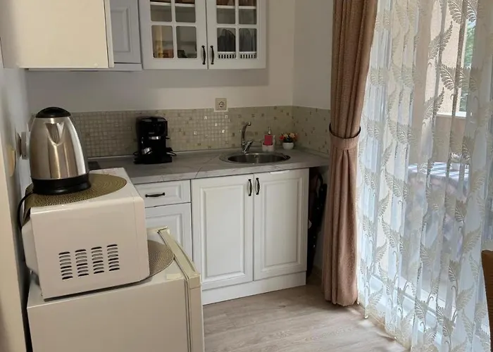 Апартамент Aphrodite Gardens D208, Слънчев бряг